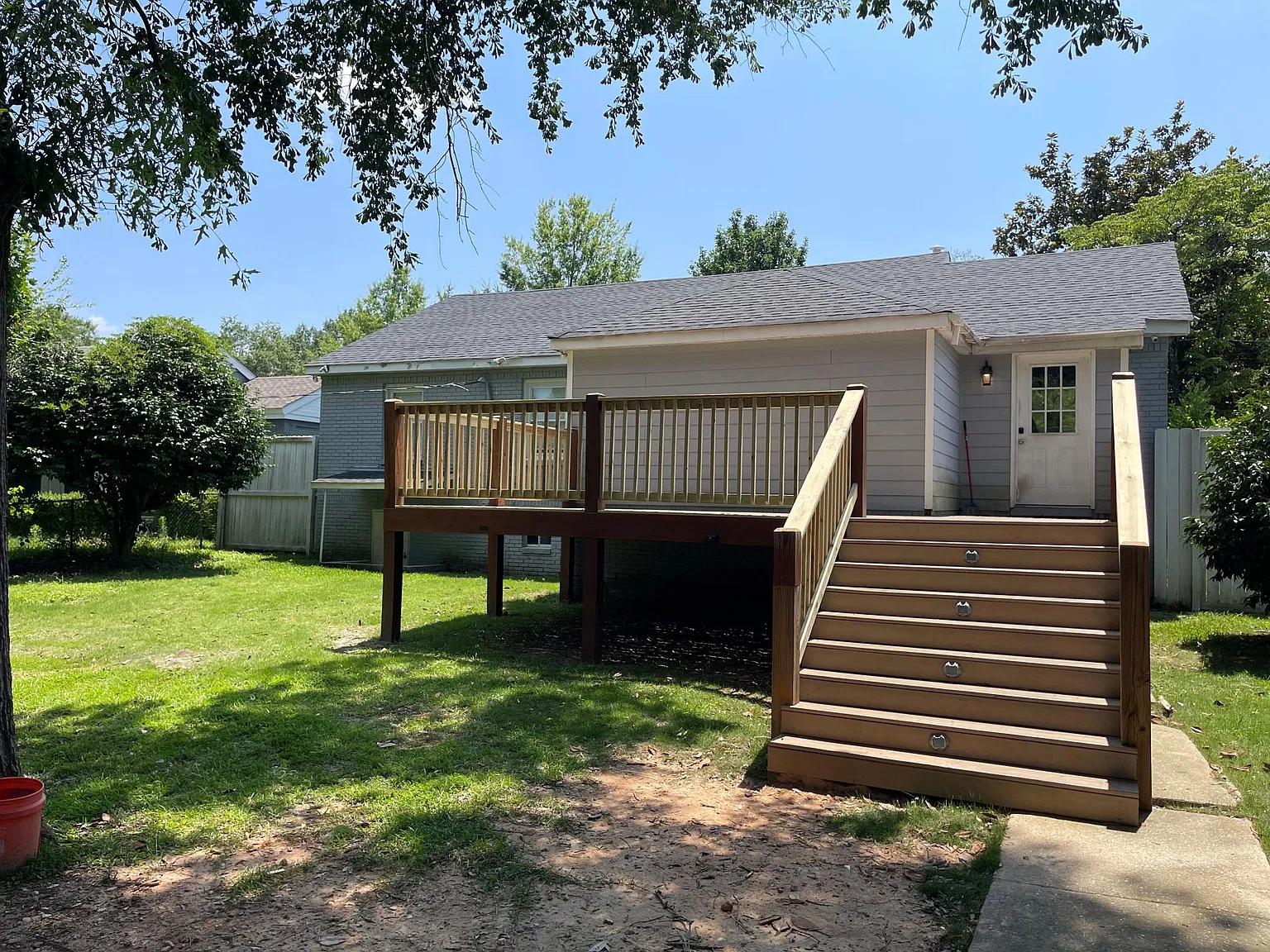 1701 Slade Dr — Photo 4