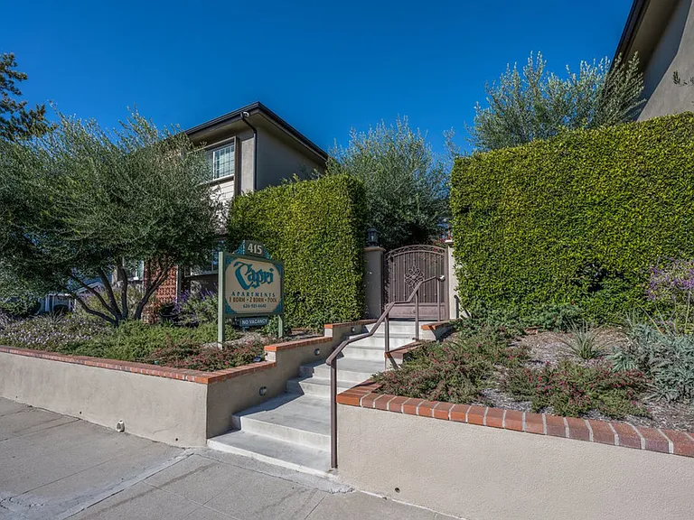 415 E Foothill Blvd #4 — Photo 2