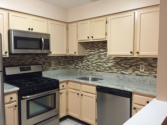 4th image of 223 Waterford Dr