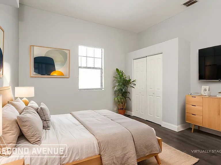 1619 Whitner St — Photo 9