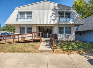 400 S Franklin St, Greenup, IL 62428