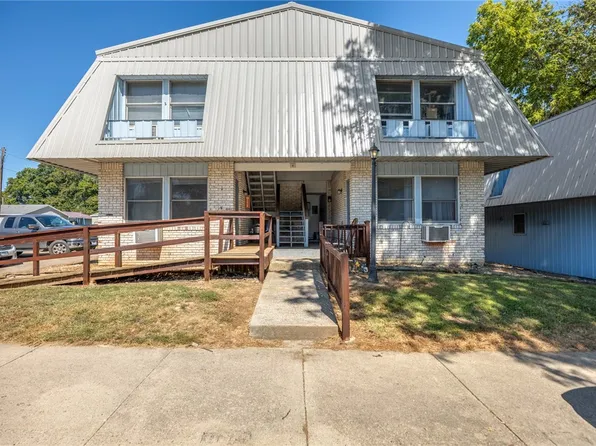 400 S Franklin St, Greenup, IL 62428