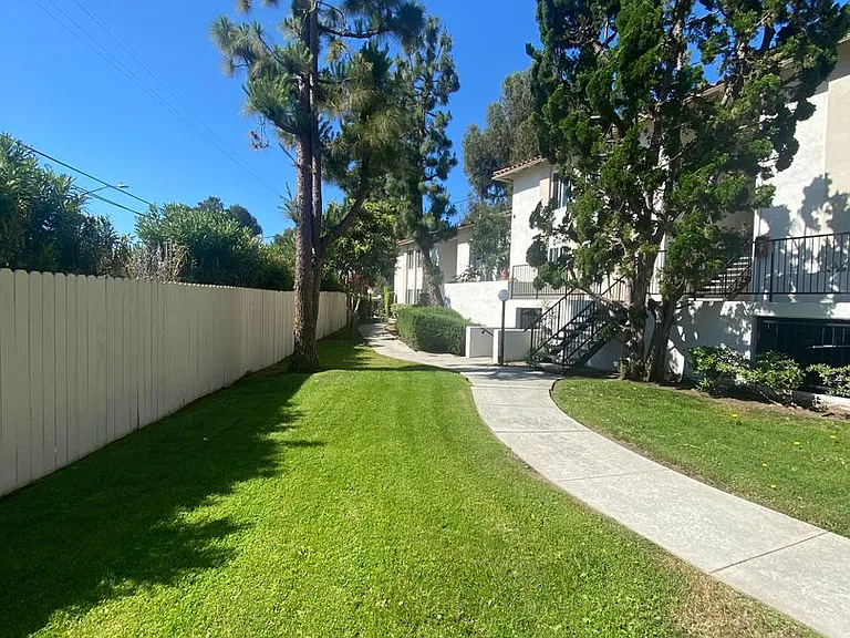 18225 Kingsdale Ave — Photo 25