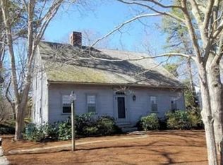 28 Loop Rd, Falmouth, MA 02540