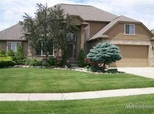 53109 Michael Dr, Chesterfield, MI 48047