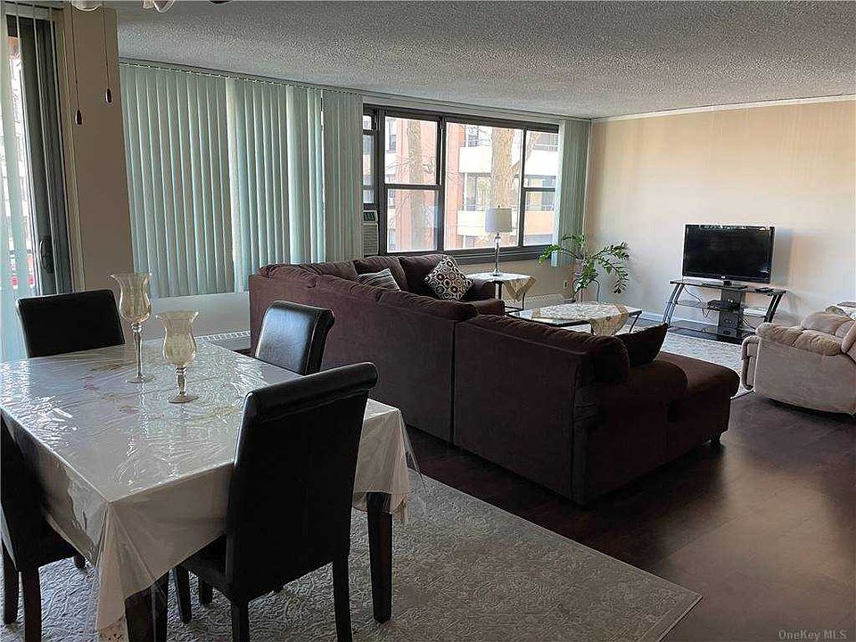1st image of 16705 12th Ave #3C