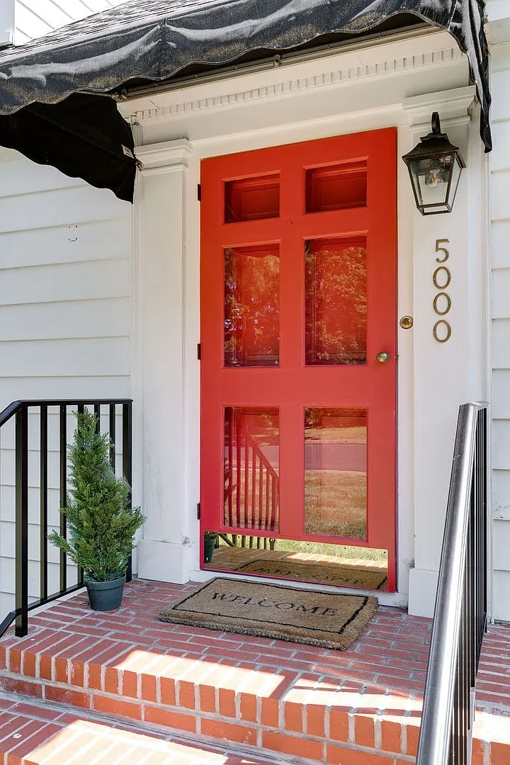 3 bed, 2.0 bath, 1569 sqft, $3,800 — Photo 4