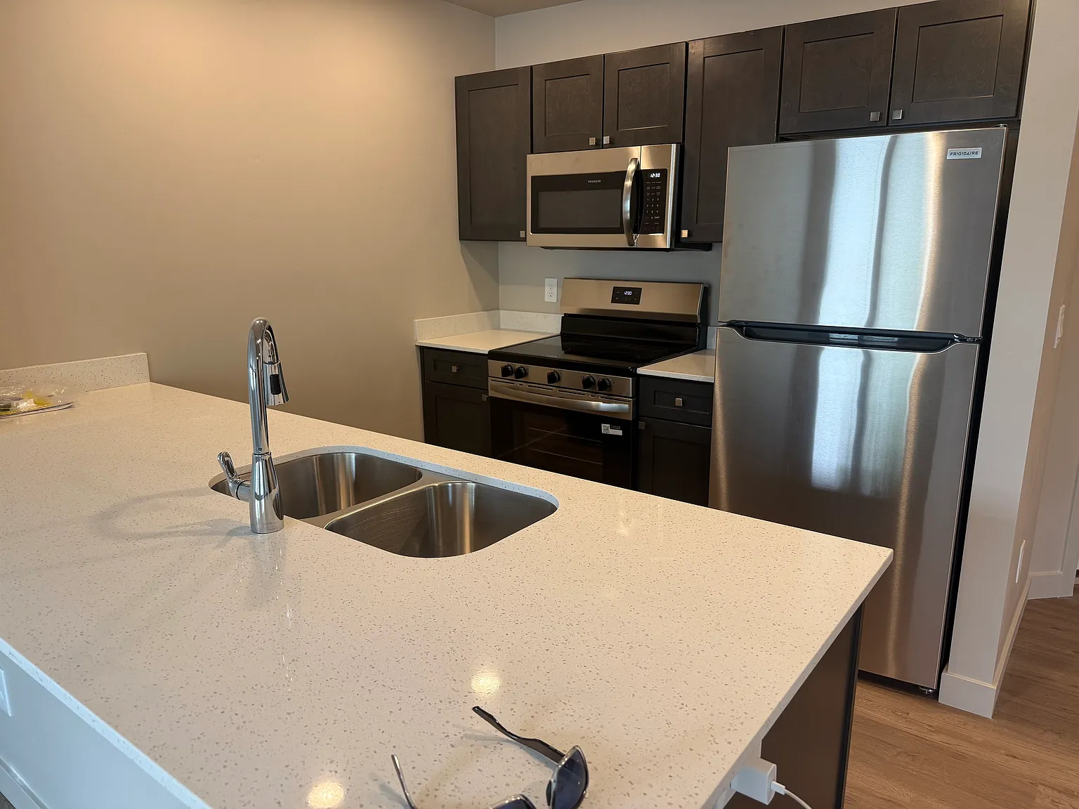 2 bed, 2.5 bath, 1220 sqft, $1,650 — Photo 3