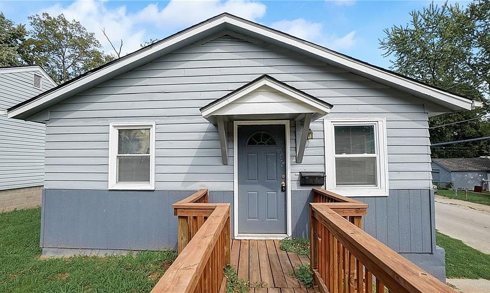 1st image of 2747 Quincy Ave