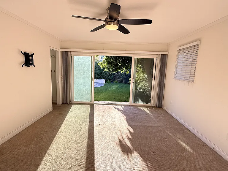 1901 N Bellflower Blvd — Photo 32