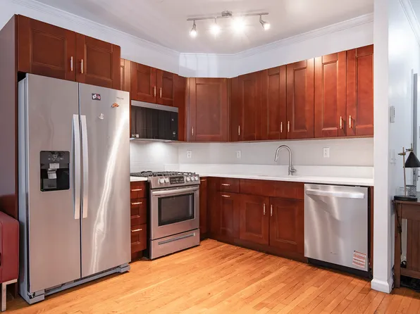 140 Edgecombe Avenue image 1 of 9