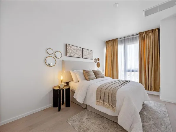 2286 Cropsey Avenue image 8 of 26