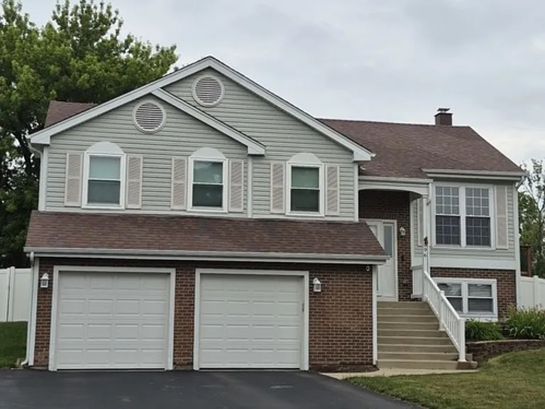 396 Nantucket Ct — Photo 1