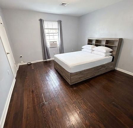 5th image of 355 S 11th St Floor 3