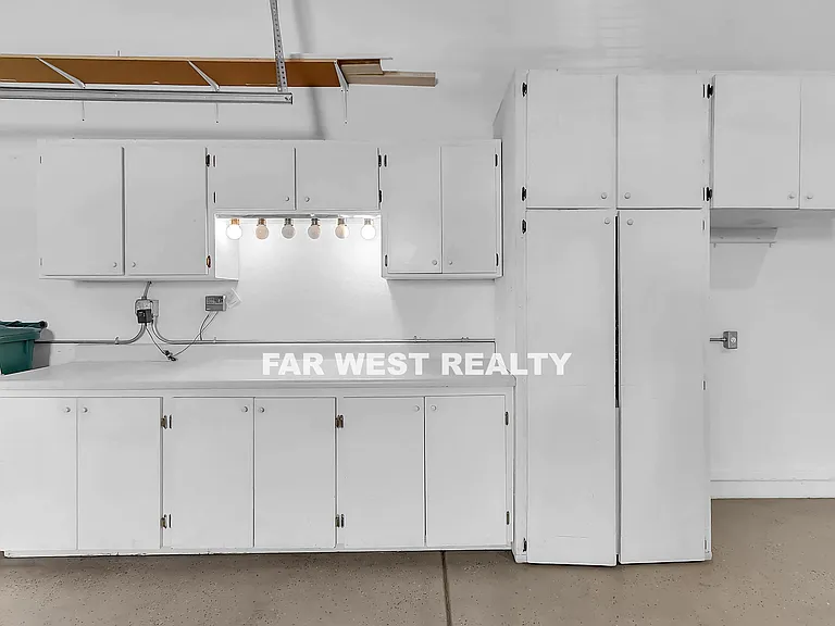 5251 N Celestine Ct — Photo 31