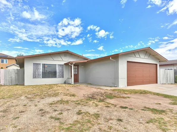 1667 Siskiyou Dr, Salinas, CA 93906