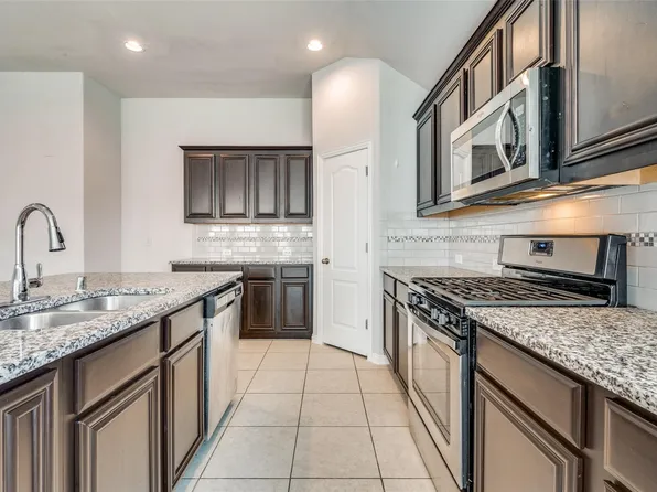 1033 Water Garden Cir, Little Elm, TX 75068