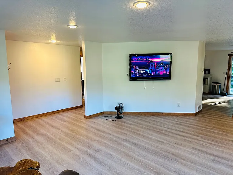 128 Bunting Dr — Photo 6
