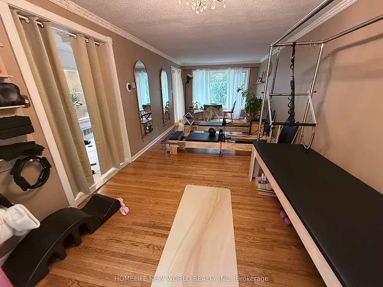 63 Lehar Cres — Photo 8