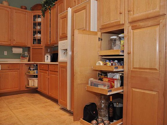 3rd image of 7639 W Robin Ln