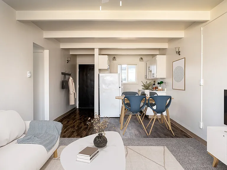 The Scholls Apartments — Photo 2