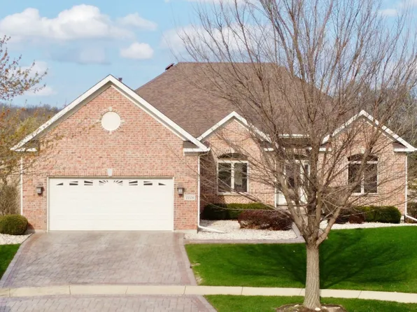 1118 Beachwood Ct, Antioch, IL 60002