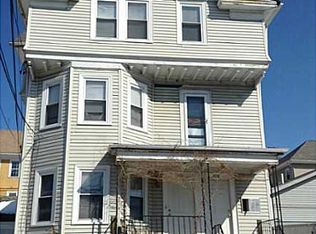 218 Hamilton St, Providence, RI 02907