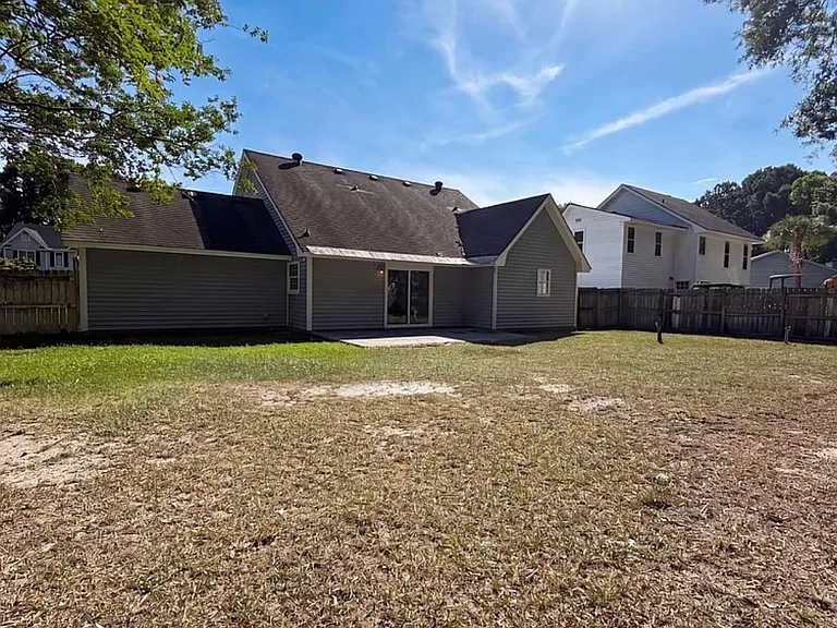 2028 Larson Ln — Photo 10