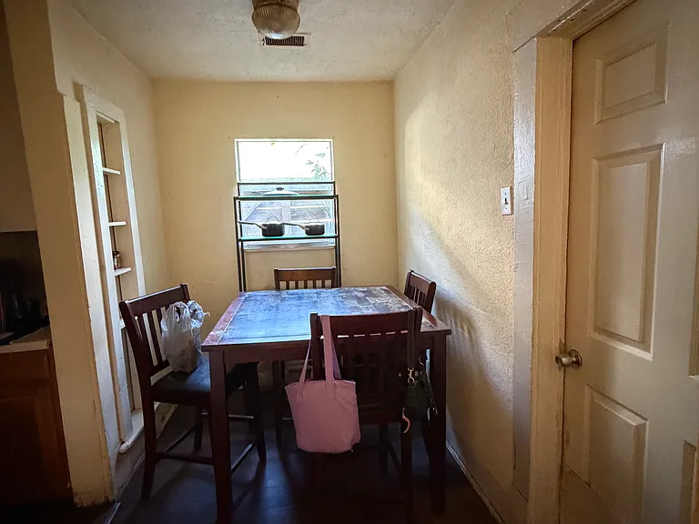 3605 Rebecca St — Photo 7