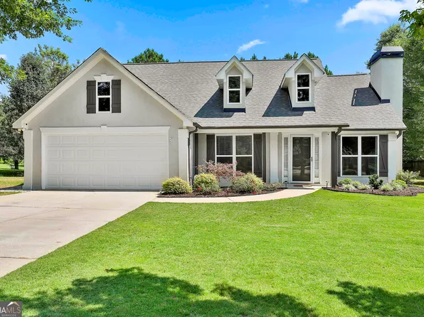 20 McIntosh Estates Dr, Sharpsburg, GA 30277