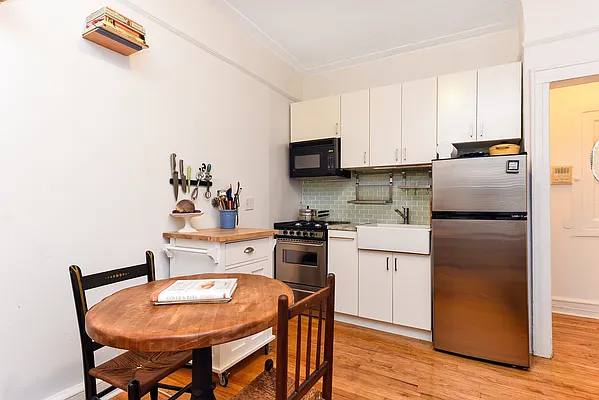 Sold by Better Homes & Gardens FH Realty | media 11