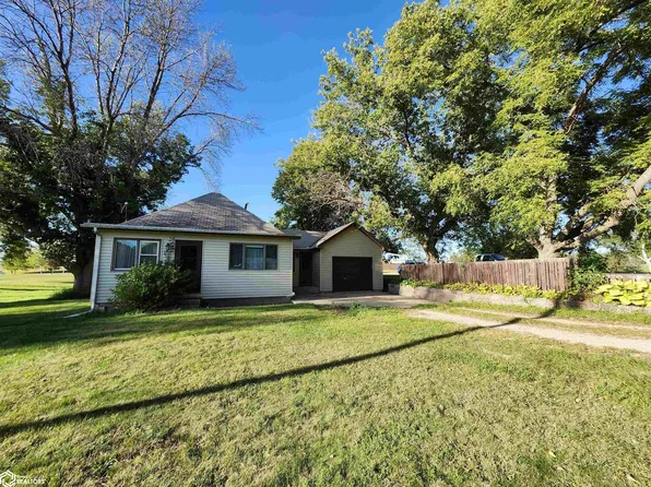 1515 W I St, Forest City, IA 50436