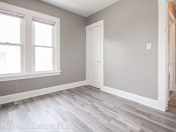 5th image of 3604 W 102nd St