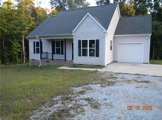 2521 Henley Ln, Walkertown, NC 27051