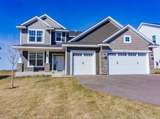 1582 Edgebrook Ln, Carver, MN 55315