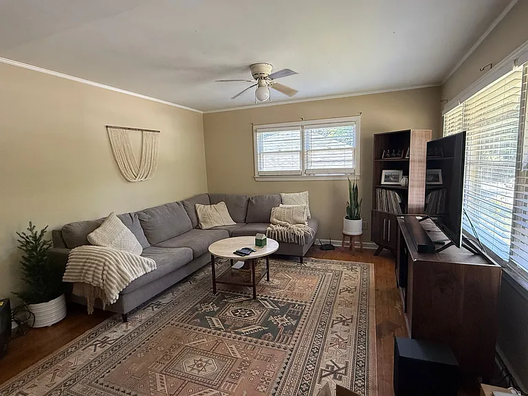 566 Woodland Hills Dr — Photo 6