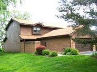 160 Prairie Dr, Westmont, IL