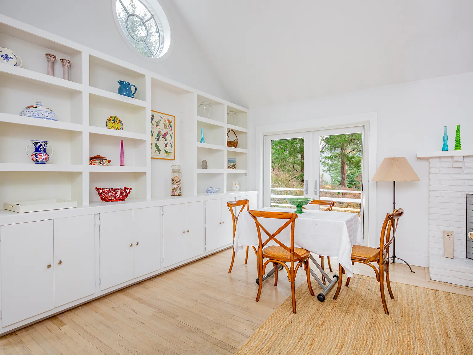 Sunny Beach Cottage With Deeded Access To Gardiner's Bay — Photo 2