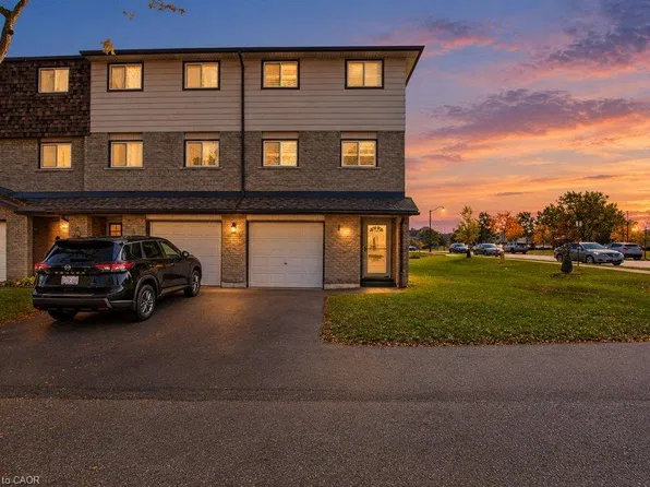 1455 Garth St #7, Hamilton, ON L9B 1T4