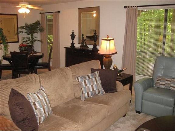 Living room w/private vie