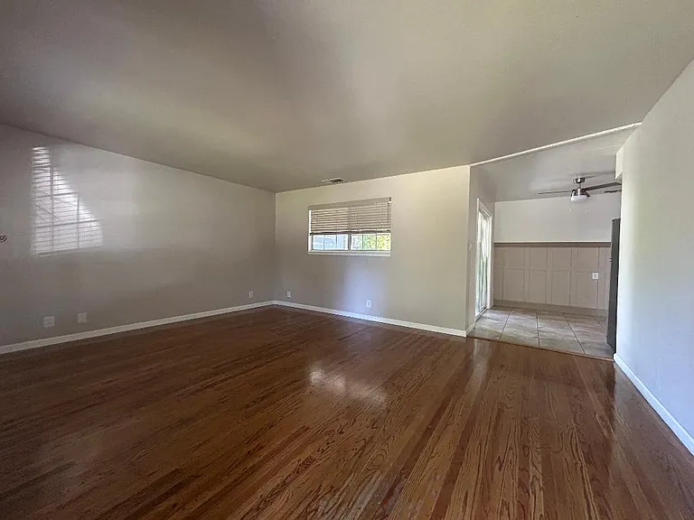 184 Globe Ave — Photo 4