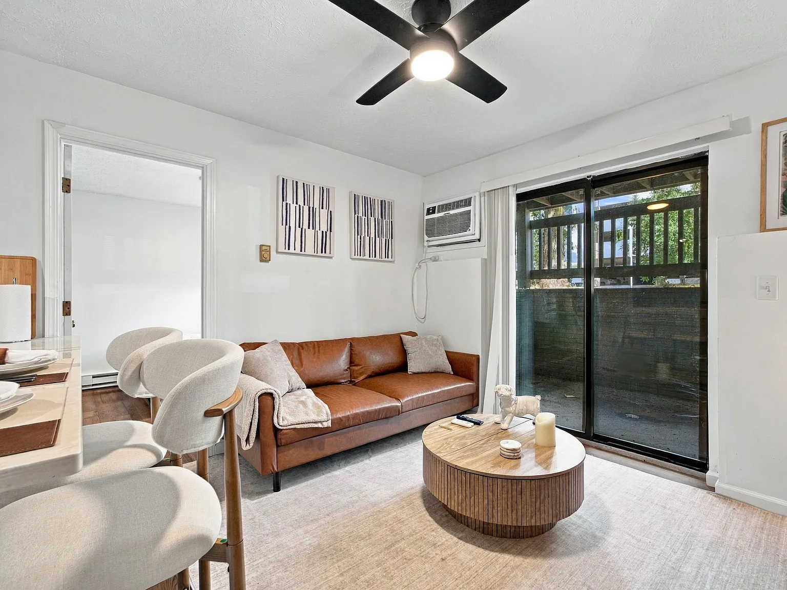2 bed, $1,300 — Photo 3