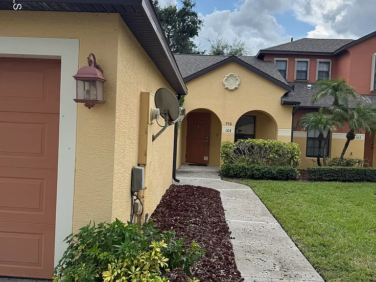950 Luminary Cir #104 — Photo 1