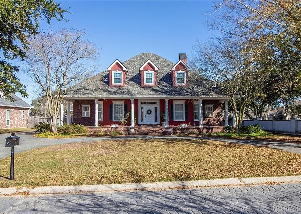 1st image of 1 Muirfield Dr