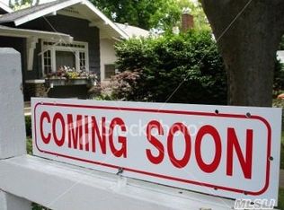 9 Abrams Ct, Blue Point, NY 11715
