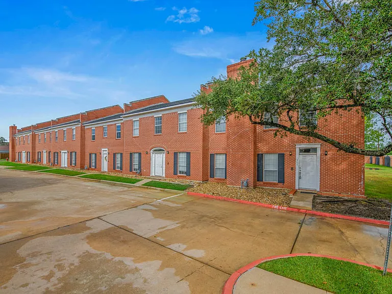 4400 Carter Creek Pkwy #306 — Photo 25