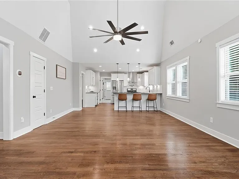 1375 Miller Reed Ave SE — Photo 9