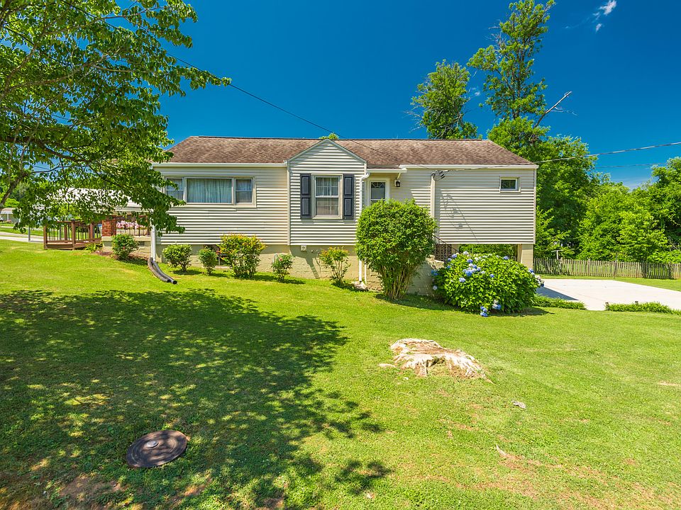 1st image of 315 Naueda Dr