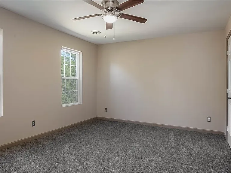 5211 Briarcliff Dr — Photo 16