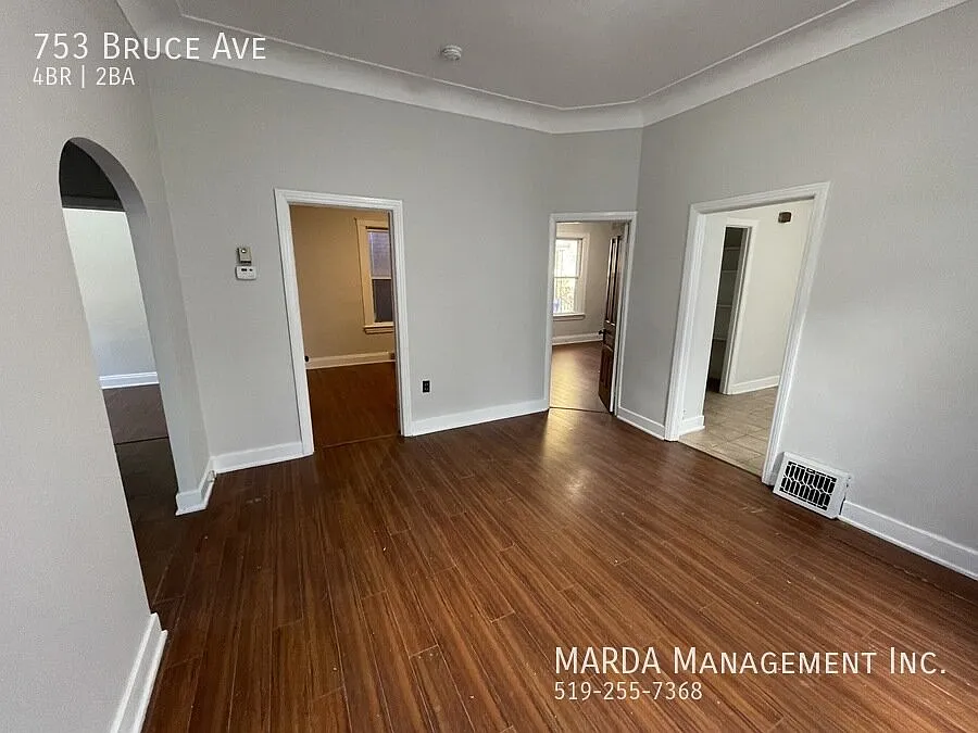 Charming 4 Bed/2 Bath Single Family Home Downtown + Utilities — Photo 3